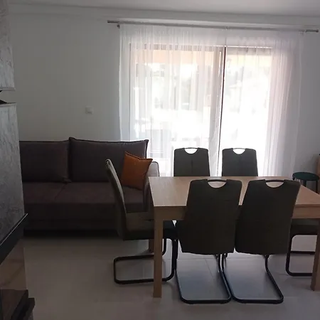 Caloroczne Ogrzewane Kominkiem Stegna (Pomerania)